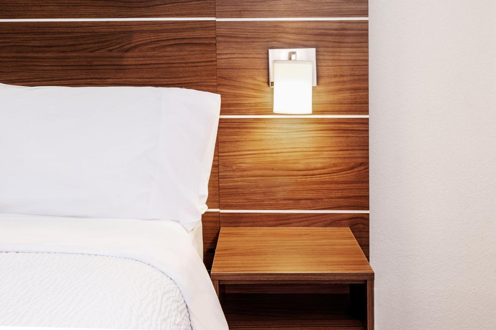 Holiday Inn Express & Suites Del Rio By Ihg Экстерьер фото